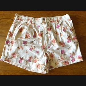 NWT American Eagle Floral Mom Shorts